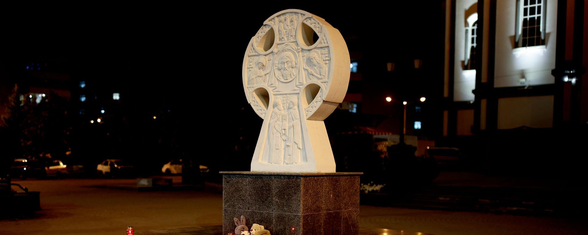 Un monumento colocado en honor a las víctimas del ataque ucraniano contra el sur de Rusia - Sputnik Mundo, 1920, 04.08.2026