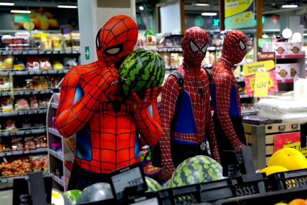 Encuentro de fans de Spider-Man en la ciudad de San Petersburgo, antes del estreno de la película Spider-Man: Un nuevo día en Rusia. - Sputnik Mundo