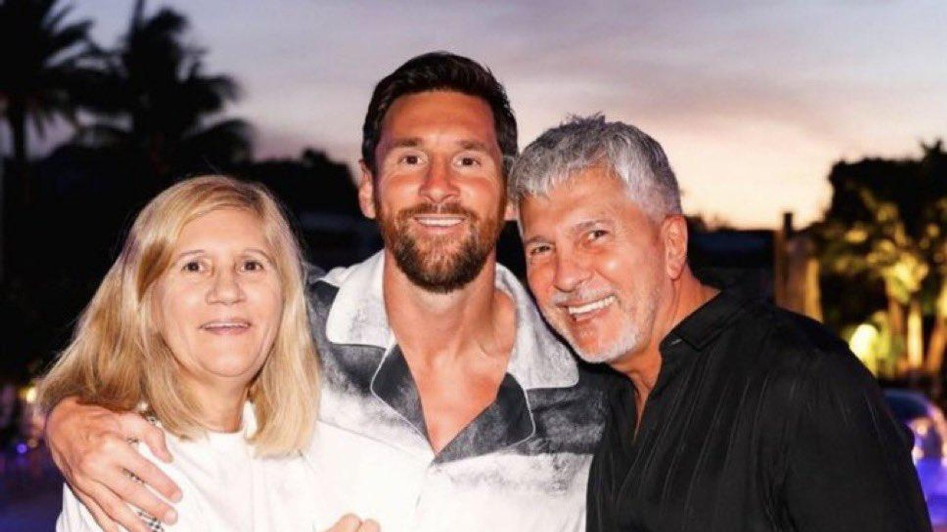 Lionel Messi, futbolista argentino, con sus padres - Sputnik Mundo, 1920, 08.08.2026