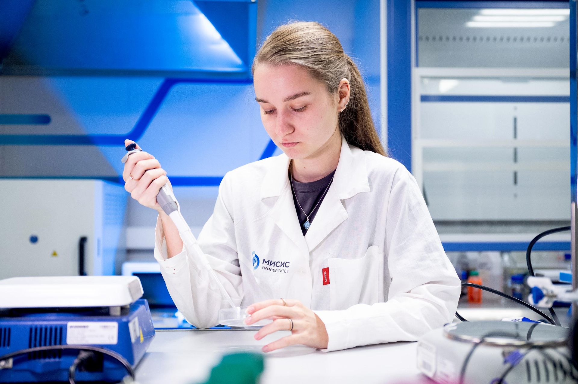 La responsable del proyecto y estudiante del Instituto de Ingeniería Biomédica de la Universidad Nacional de Investigación y Tecnología MISIS, Daria Zinóvieva La responsable del proyecto y estudiante del Instituto de Ingeniería Biomédica de la Universidad Nacional de Investigación y Tecnología MISIS, Daria Zinóvieva - Sputnik Mundo, 1920, 13.08.2026