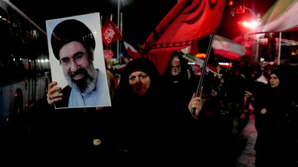 Irán ha tenido diversas manifestaciones desde el inicio de los ataques de EEUU e Israel. - Sputnik Mundo