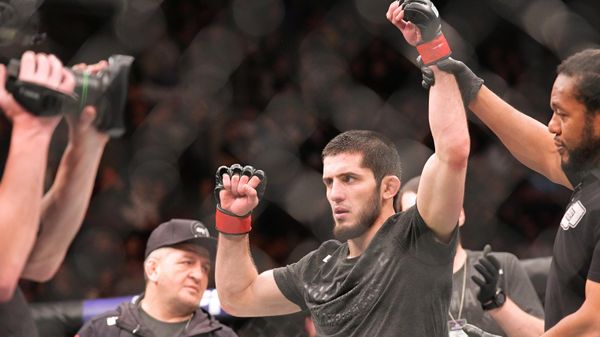 El luchador ruso de artes marciales mixtas (MMA) Islam Majáchev tras su combate de peso ligero contra Arman Tsarukián de Armenia en el torneo de artes marciales mixtas UFC Fight Night en San Petersburgo  - Sputnik Mundo