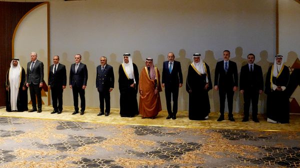 Los ministros de Relaciones Exteriores en una reunión consultiva de ministros de un grupo de países árabes e islámicos Los ministros de Relaciones Exteriores en una reunión consultiva de ministros de un grupo de países árabes e islámicos - Sputnik Mundo