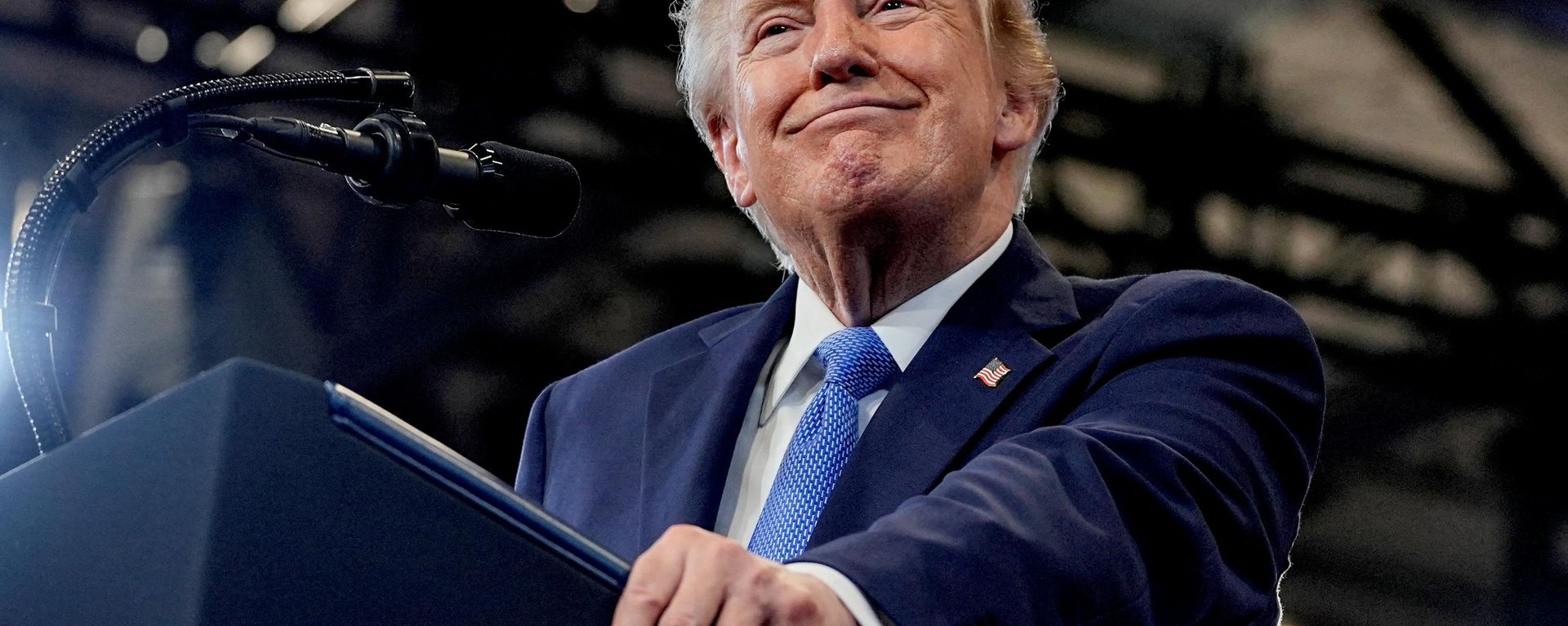 Donald Trump, presidente de Estados Unidos, pronuncia un discurso en el Centro David S. Mack para Entrenamiento e Inteligencia en Garden City, Nueva York, EEUU, el 14 de agosto de 2026  - Sputnik Mundo, 1920, 17.08.2026