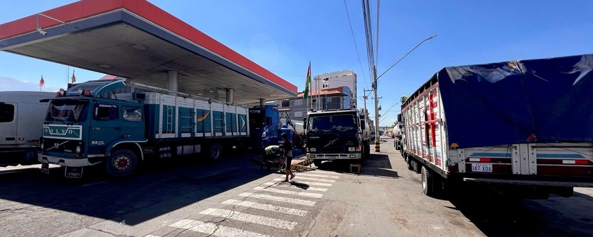 Filas para cargar combustible en Bolivia - Sputnik Mundo, 1920, 22.08.2026