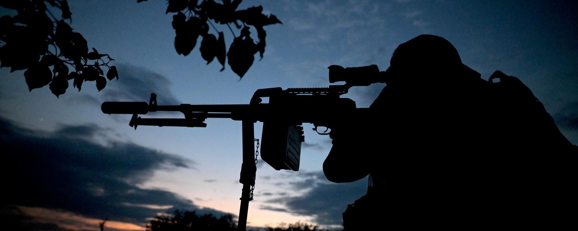 Trabajo de combate de un grupo de fuego móvil en la república popular de Lugansk  - Sputnik Mundo, 1920, 25.08.2026