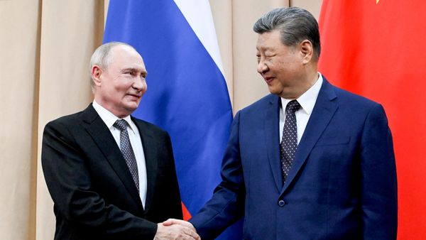 El presidente ruso, Vladímir Putin, y su par chino, Xi Jinping, durante una reunión al margen de la cumbre de la Organización de Cooperación de Shanghái (OCS), 31 de agosto de 2026 El presidente ruso, Vladímir Putin, y su par chino, Xi Jinping, durante una reunión al margen de la cumbre de la Organización de Cooperación de Shanghái (OCS), 31 de agosto de 2026 - Sputnik Mundo