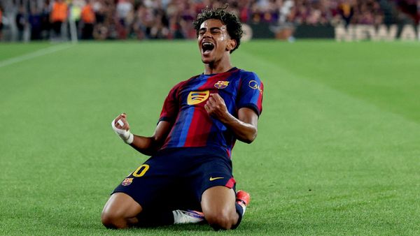 Lamine Yamal, futbolista español del FC Barcelona, celebra el segundo gol de su equipo, 31 de agosto de 2026  - Sputnik Mundo