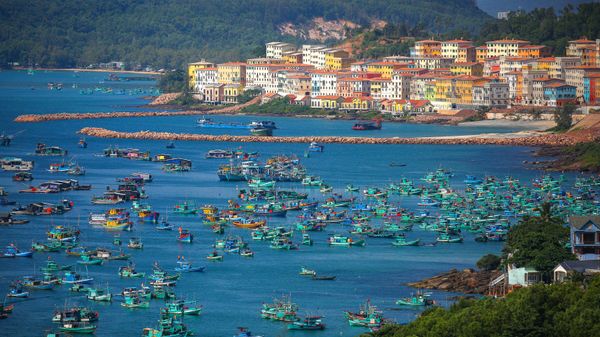 Barcos en la cala de la isla de Phu Quoc, en Vietnam Barcos en la cala de la isla de Phu Quoc, en Vietnam - Sputnik Mundo