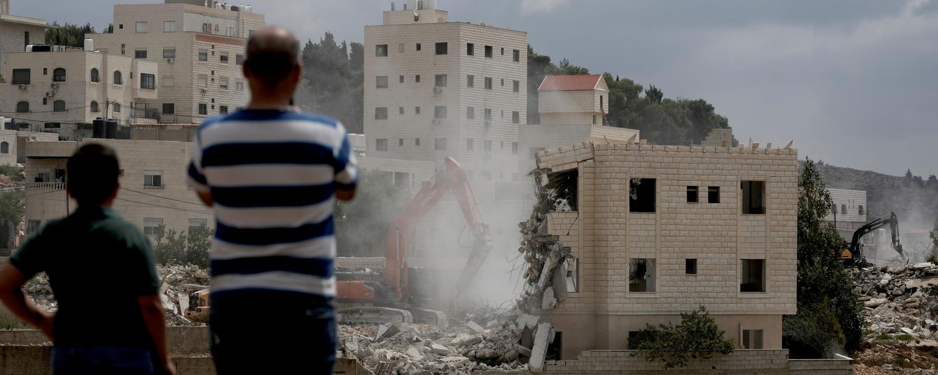 Las fuerzas israelíes derriban dos viviendas en la ciudad palestina de Nablus, en el norte de Cisjordania, el 31 de agosto de 2026 - Sputnik Mundo, 1920, 03.09.2026