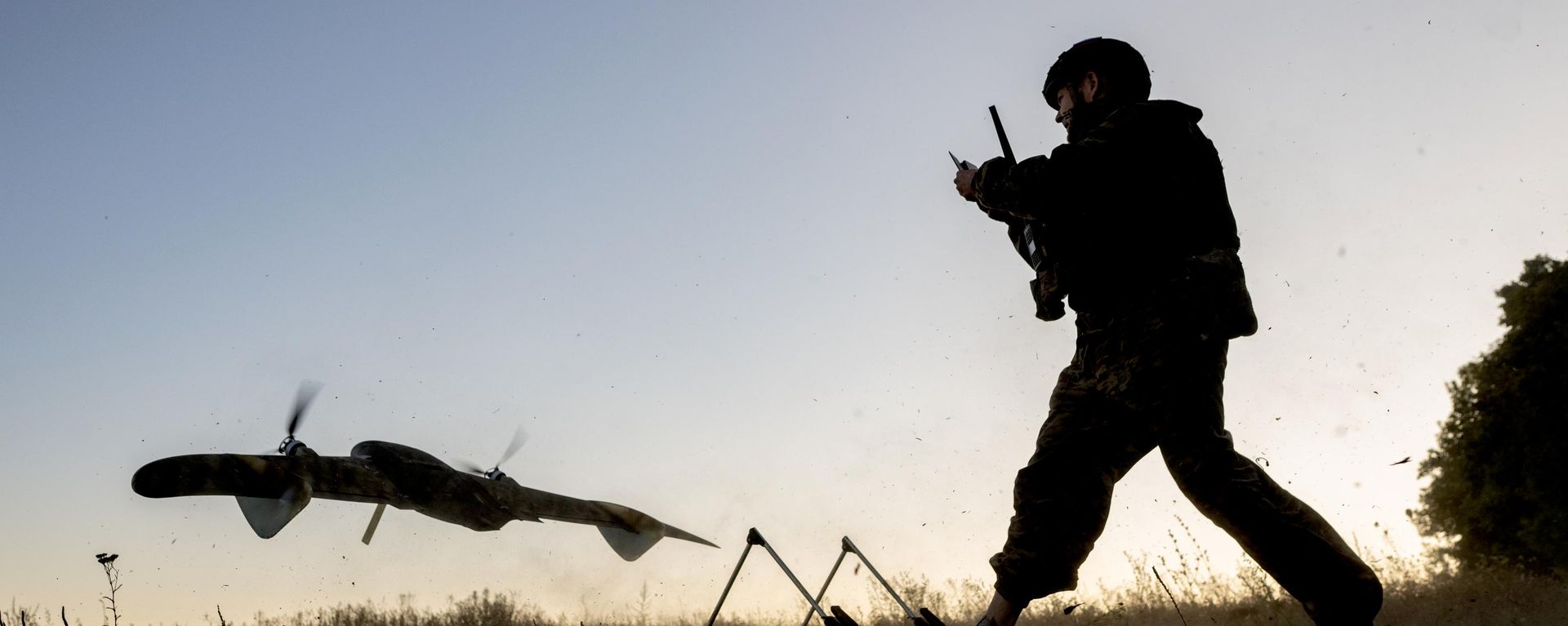 Soldado ruso en la zona de la operación especial militar - Sputnik Mundo, 1920, 27.10.2026