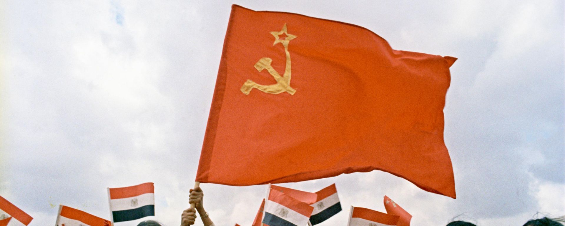 Alumnos libios dan la bienvenida a una delegación soviética - Sputnik Mundo, 1920, 04.09.2026