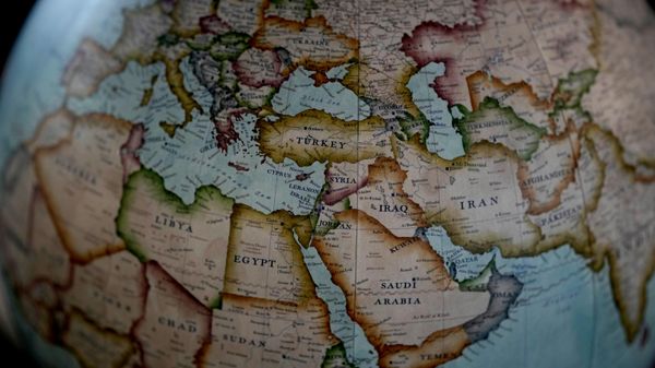 Mapa de Asia Occidental en un globo terráqueo (imagen ilustrativa)  - Sputnik Mundo
