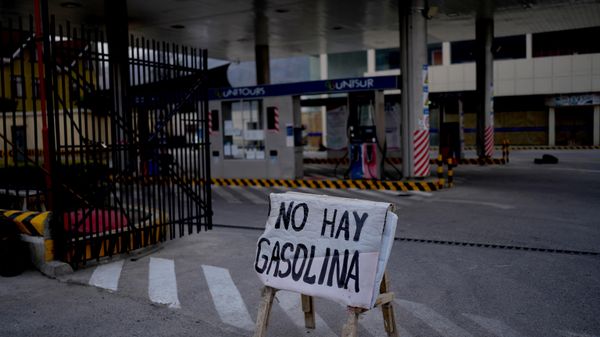 Una gasolinera en La Paz, Bolivia - Sputnik Mundo