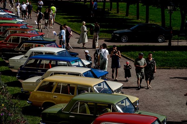Entre 1970 y 1988 se produjeron cerca de 2,7 millones de Kopeikas, y si se suman todas sus versiones, la cifra llega a casi 4,85 millones de unidades.Para conseguir un Zhigulí había que esperar meses en fila, y hasta una estrella de la Fórmula 1 fue su admirador: Kimi Raikkonen, el cual tuvo un LADA 1200 como su primer auto y lo recordó así: "Nunca se rompió". - Sputnik Mundo