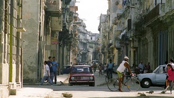 En una de las calles de la ciudad de La Habana, Cuba - Sputnik Mundo