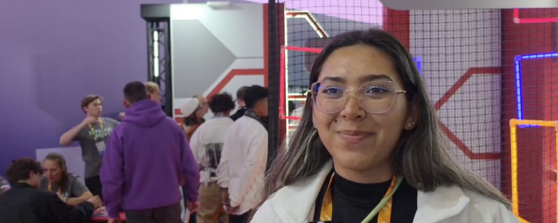 la estudiante boliviana Tatiana Kitay-Gora durante el Festival Mundial de la Juventud - Sputnik Mundo, 1920, 16.09.2026