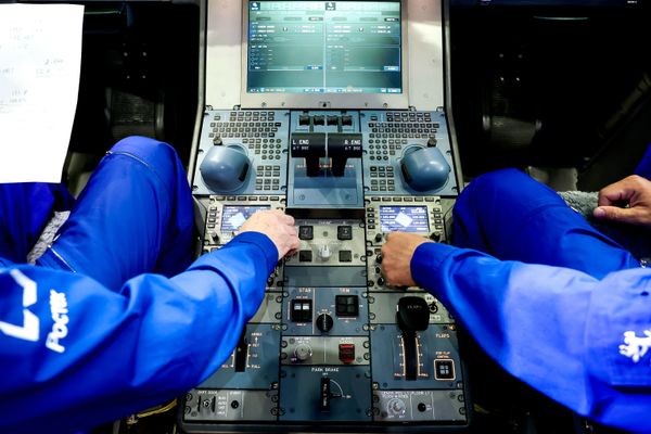 El panel de control del avión ruso de sustitución de importaciones MС-21-310 El panel de control del avión ruso de sustitución de importaciones MС-21-310 - Sputnik Mundo