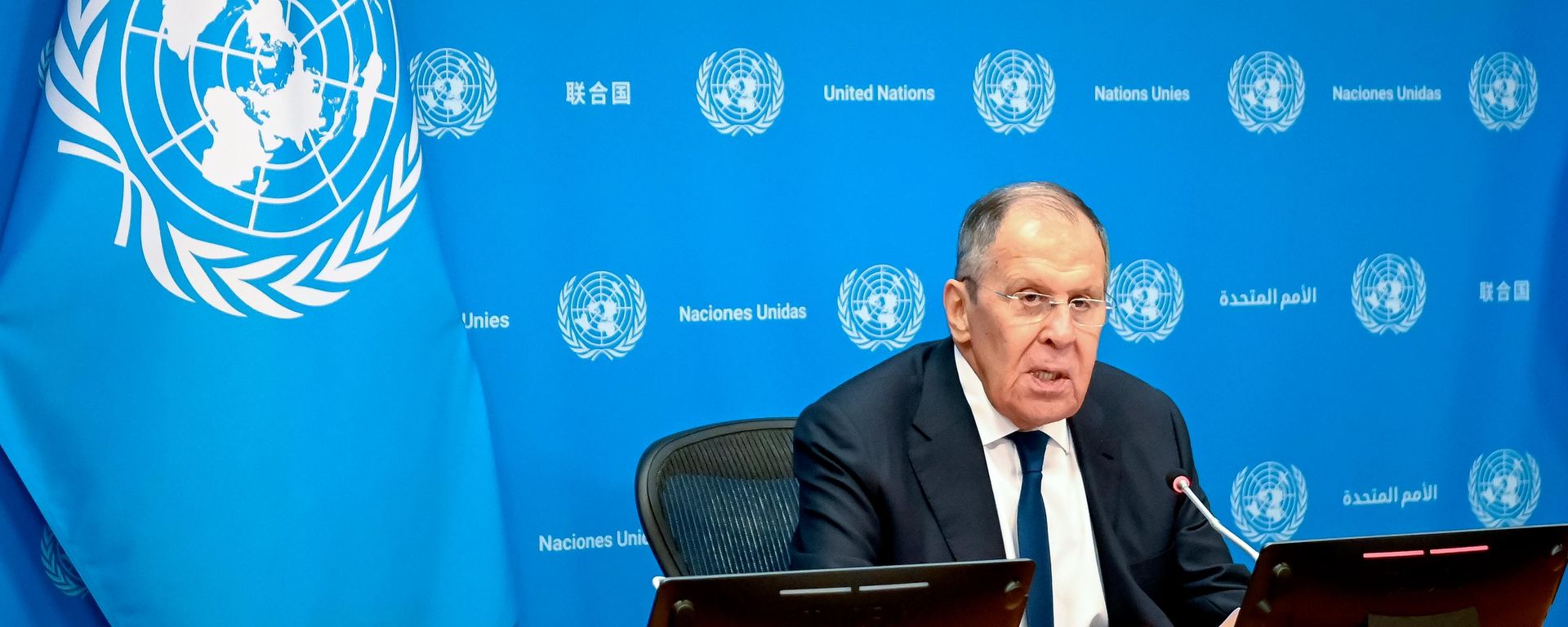 Serguéi Lavrov, ministro de Asuntos Exteriores ruso, durante una rueda de prensa celebrada al margen del 81º período de sesiones de la Asamblea General de la ONU en Nueva York Serguéi Lavrov, ministro de Asuntos Exteriores ruso, durante una rueda de prensa celebrada al margen del 81º período de sesiones de la Asamblea General de la ONU en Nueva York - Sputnik Mundo, 1920, 26.09.2026