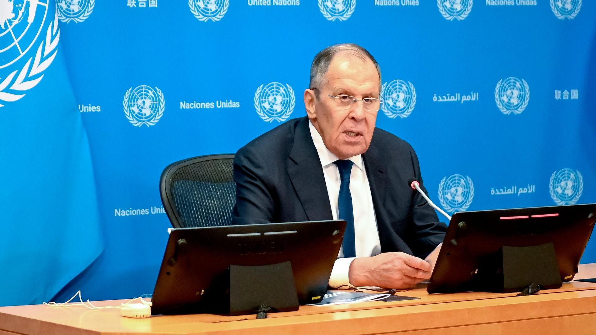 Serguéi Lavrov, ministro de Asuntos Exteriores ruso, durante una rueda de prensa celebrada al margen del 81º período de sesiones de la Asamblea General de la ONU en Nueva York Serguéi Lavrov, ministro de Asuntos Exteriores ruso, durante una rueda de prensa celebrada al margen del 81º período de sesiones de la Asamblea General de la ONU en Nueva York - Sputnik Mundo, 1920, 26.09.2026