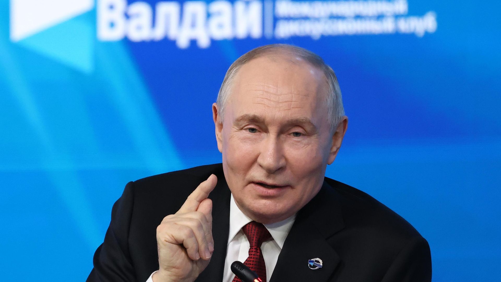 El presidente de Rusia, Vladímir Putin, habla en la sesión plenaria del Club Internacional de Debates Valdái El presidente de Rusia, Vladímir Putin, habla en la sesión plenaria del Club Internacional de Debates Valdái - Sputnik Mundo, 1920, 02.10.2026
