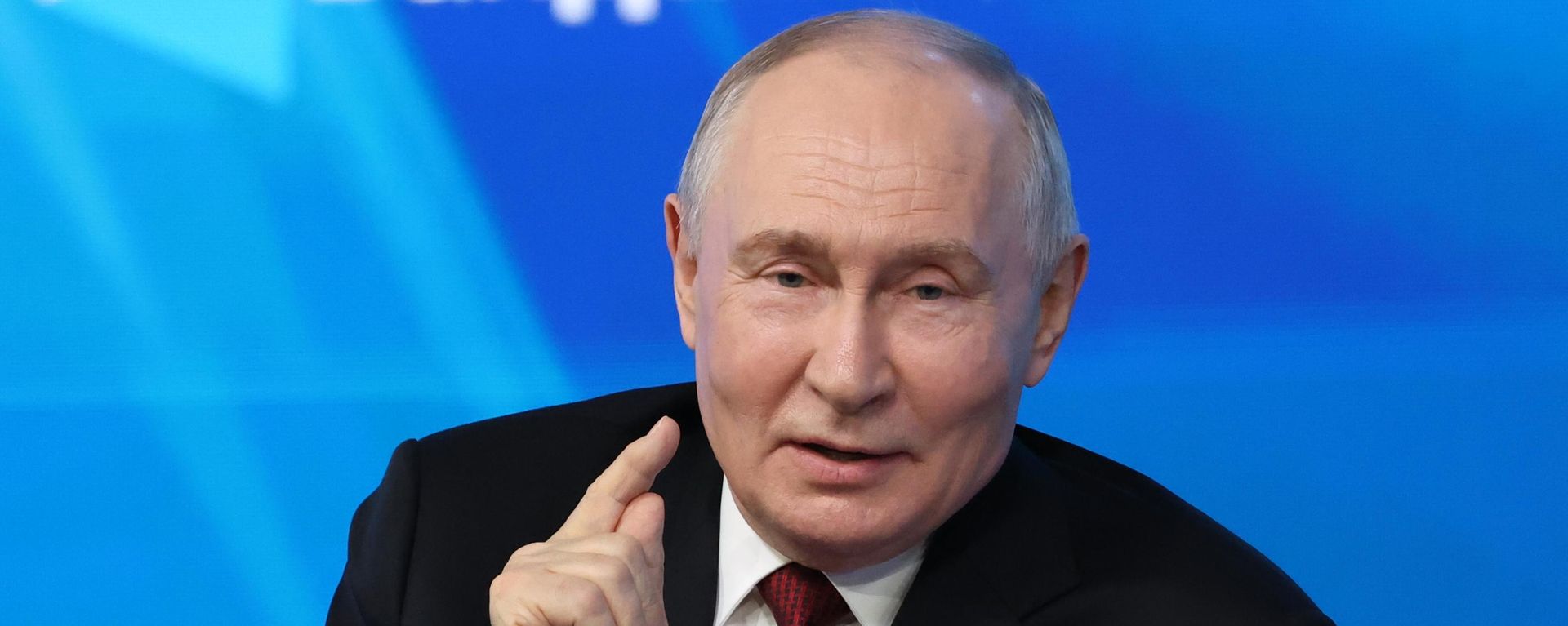 El presidente de Rusia, Vladímir Putin, habla en la sesión plenaria del Club Internacional de Debates Valdái - Sputnik Mundo, 1920, 02.10.2026