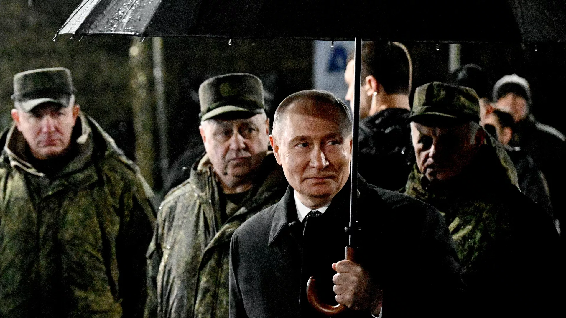 Vladímir Putin, presidente de Rusia, durante un viaje a la región de Cheliábinsk para visitar el ejercicio Centro-2026, el 2 de octubre de 2026 Vladímir Putin, presidente de Rusia, durante un viaje a la región de Cheliábinsk para visitar el ejercicio Centro-2026, el 2 de octubre de 2026 - Sputnik Mundo, 1920, 02.10.2026