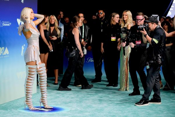 La celebridad estadounidense Paris Hilton llega a los MTV Video Music Awards, que se celebró en el Peacock Theater de Los Ángeles. - Sputnik Mundo