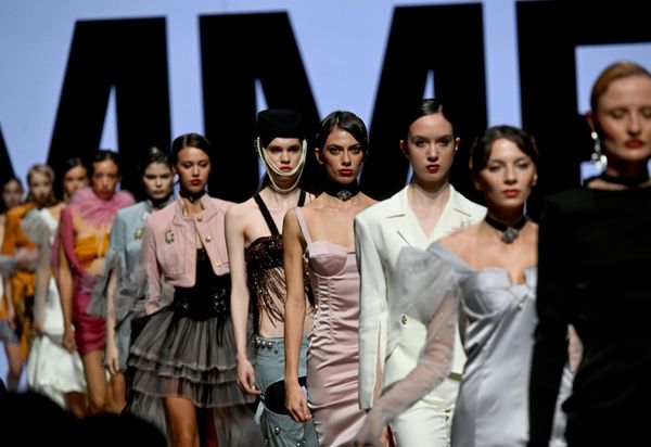 Modelos durante el desfile de la marca MME en el marco de la VII Semana de la Moda de Moscú. - Sputnik Mundo