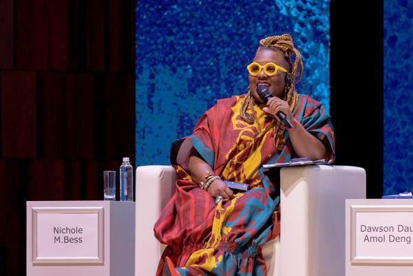 La referente mundial de la industria de la moda y fundadora de Noir Fashion Week, Nichole M. Bess, durante una sesión plenaria del BRICS+ Fashion Summit. - Sputnik Mundo