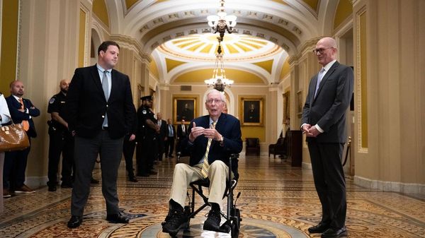 El senador Mitch McConell en septiembre de 2026 en el Congreso de EEUU - Sputnik Mundo