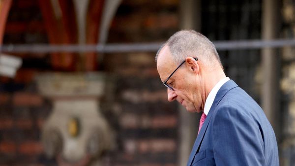 El canciller alemán, Friedrich Merz, en Bremen - Sputnik Mundo