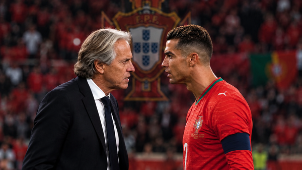Jorge Jesus, el seleccionador de la selección portuguesa, y Cristiano Ronaldo, futbolista portugués (imagen generada por IA)  - Sputnik Mundo