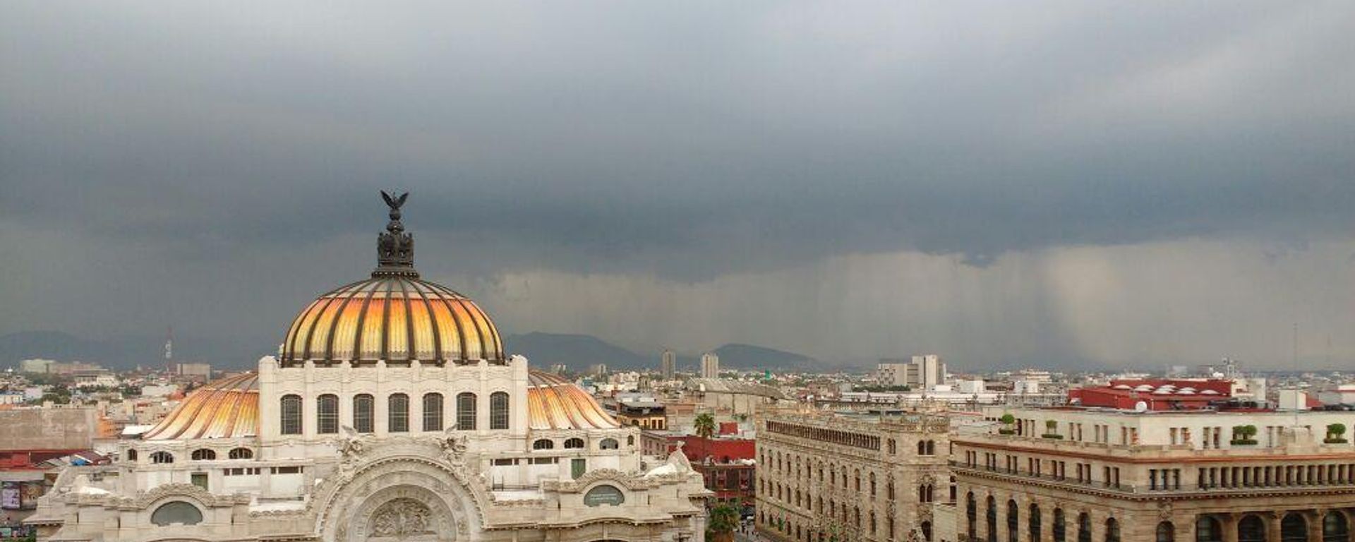 Clima lluvioso en la Ciudad de México - Sputnik Mundo, 1920, 08.10.2026