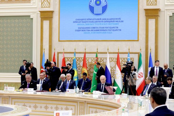 En su discurso, Putin anunció que Uzbekistán presidirá la Comunidad de Estados Independientes (CEI) a partir del 1 de enero de 2027.El presidente ruso aseguró que Uzbekistán contará con el apoyo integral de Moscú. - Sputnik Mundo