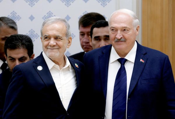 El presidente de Irán, Masud Pezeshkián, y el líder de Bielorrusia, Alexander Lukashenko.  - Sputnik Mundo