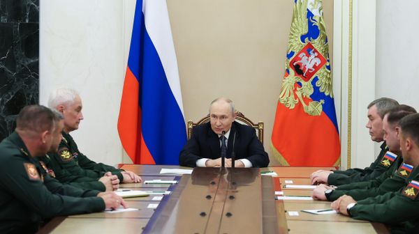 Vladímir Putin, presidente ruso, sostuvo una reunión con la cúpula del Ministerio de Defensa  - Sputnik Mundo