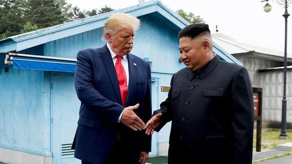 Donald Trump y Kim Jong-un en 2019. - Sputnik Mundo