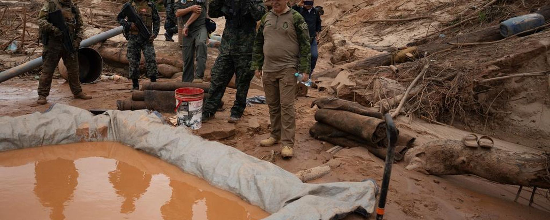 Aseguramiento de mina ilegal en Perú - Sputnik Mundo, 1920, 17.10.2026