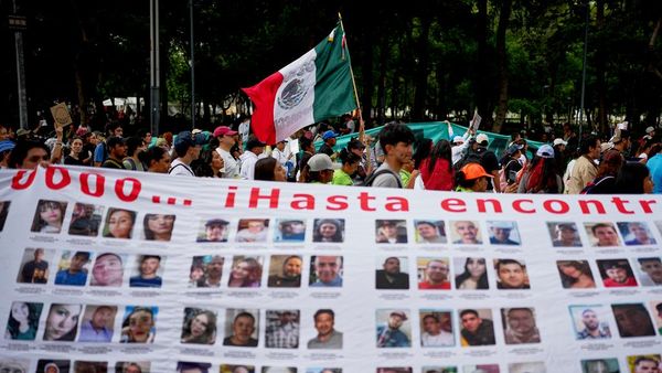 Marcha en el día internacional de las víctimas de desapariciones forzadas en México. - Sputnik Mundo