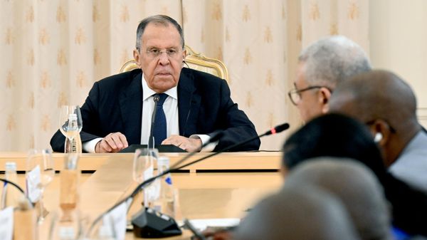 Serguéi Lavrov, ministro de Asuntos Exteriores ruso, se reúne con medios de comunicación africanos en Moscú Serguéi Lavrov, ministro de Asuntos Exteriores ruso, se reúne con medios de comunicación africanos en Moscú - Sputnik Mundo