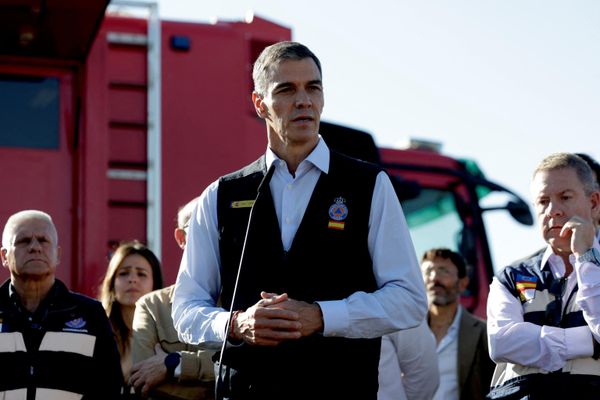 El presidente del Gobierno de España, Pedro Sánchez, declaró tres días de luto nacional por la catástrofe ocurrida en la provincia de Toledo, que comenzará a medianoche del 29 de octubre y se prolongará hasta la medianoche del 31 de octubre. Asimismo, expresó sus más profundas condolencias a las familias de las víctimas y su solidaridad con todas las personas afectadas por esta tragedia. - Sputnik Mundo