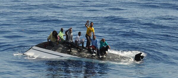 Más de 276.000 inmigrantes ilegales entraron en los países de la UE en 2014 - Sputnik Mundo