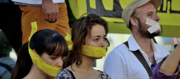 La 'Ley mordaza’ quiere limitar en España la indignación, dice un experto - Sputnik Mundo