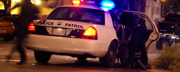 Nuevas leyes difícilmente resolverán los problemas de racismo en la policía de EEUU - Sputnik Mundo