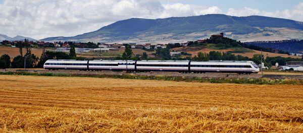 Tren de alta velocidad de la Red Nacional de Ferrocarriles Españoles (Renfe) Tren de alta velocidad de la Red Nacional de Ferrocarriles Españoles (Renfe) - Sputnik Mundo