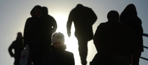 Las sanciones afectan la vida del 80% de los rusos - Sputnik Mundo