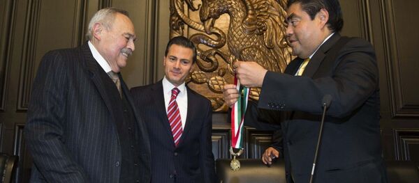 Entrega de la Medalla de Honor al escritor Eraclio Zepeda - Sputnik Mundo