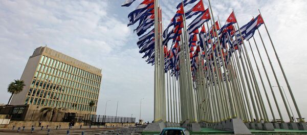 Restablecimiento diplomático de Cuba con EEUU no afectará a los lazos con Rusia, dice experto - Sputnik Mundo