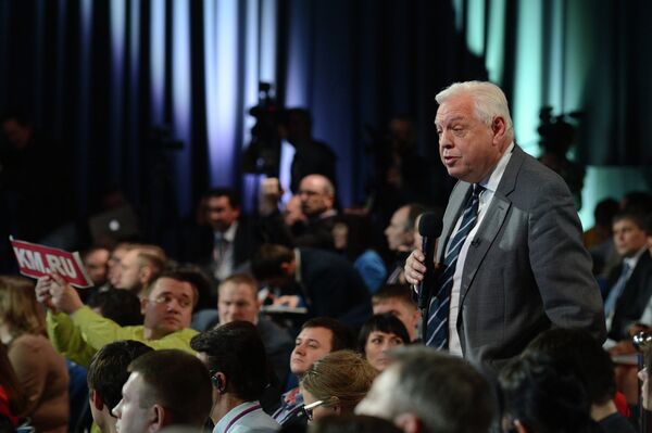 John Simpson - Sputnik Mundo